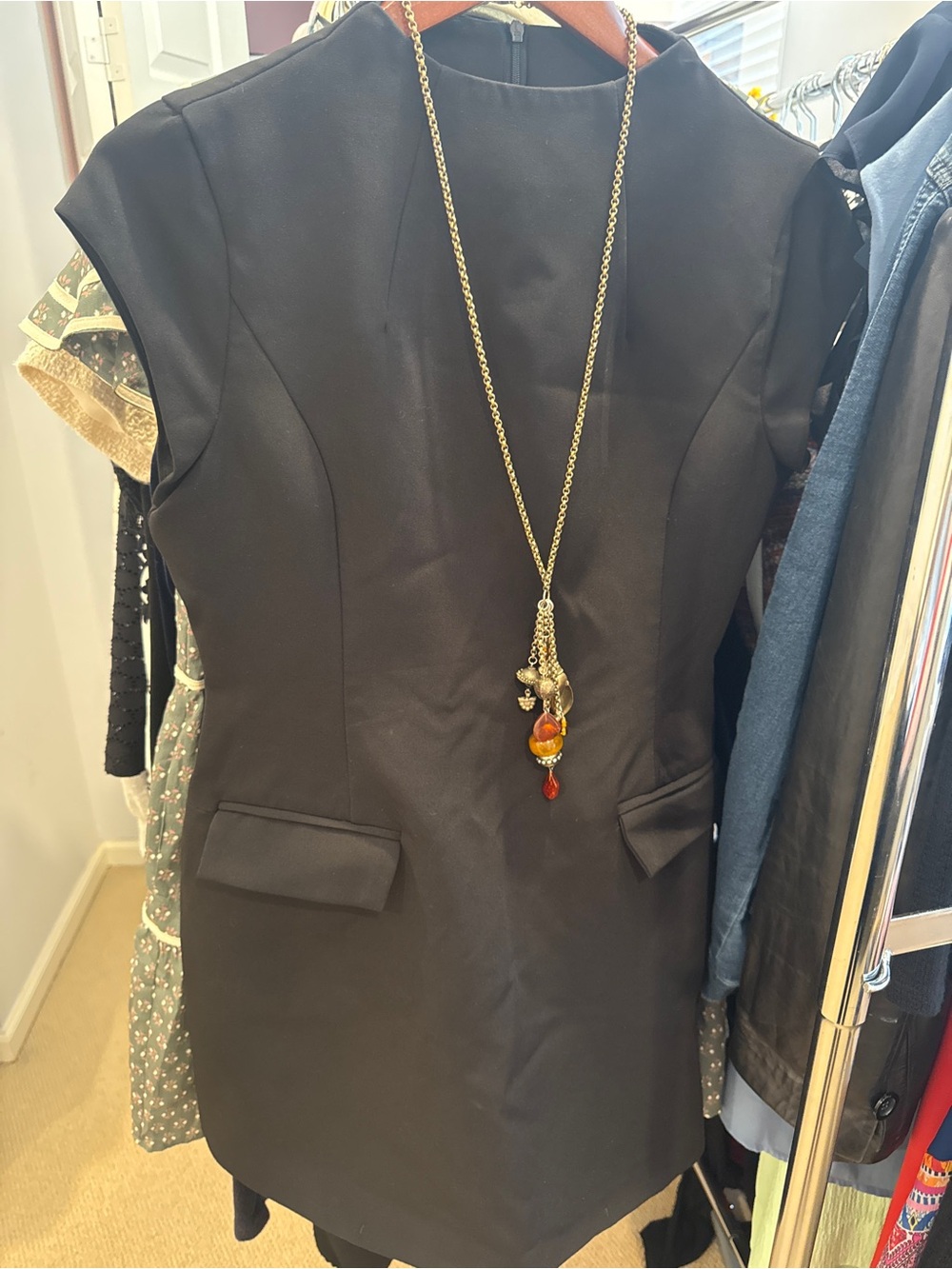Classic Black Cap-Sleeve Sheath Dress - Elegant Everyday